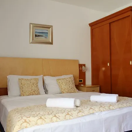 Nadia3 Guest house 3*